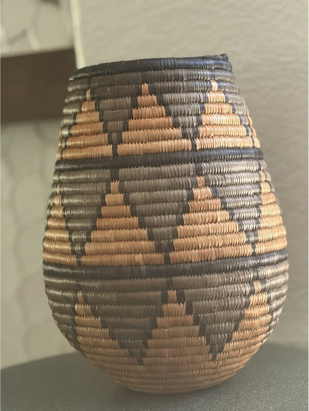 Zulu Traditional Basket Handwoven, South African. Great Condition. No lid EUC